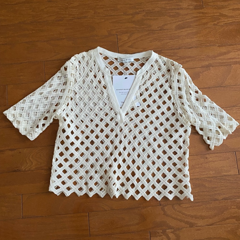 Sandro
Printed V-Neck Crop Top
Size: L